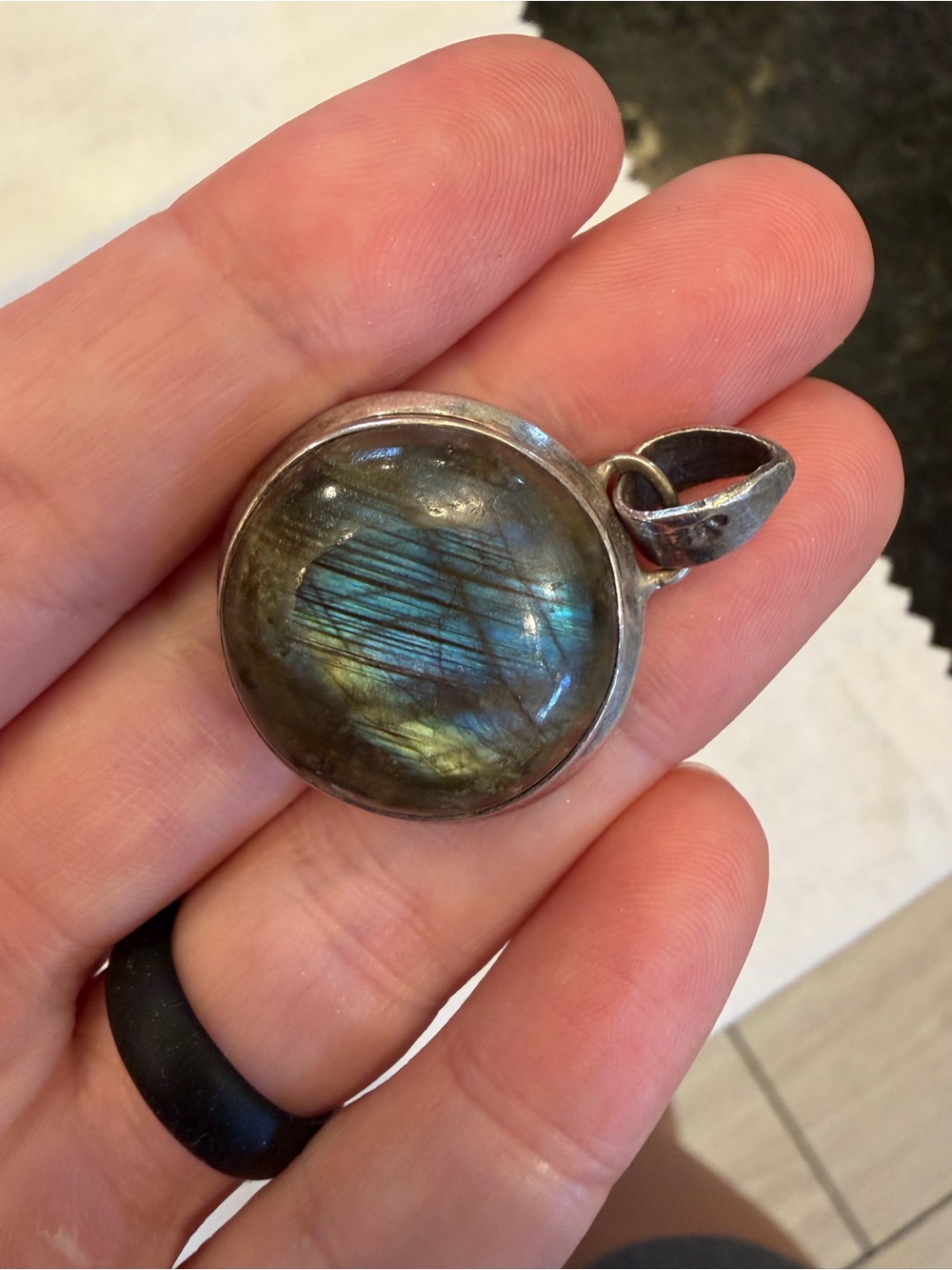 Sterling Silver Labradorite Pendant